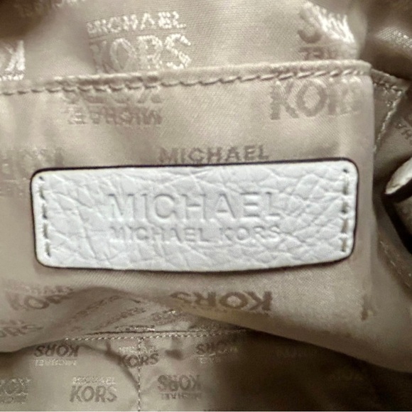 Michael Kors White Pebbled Leather Hobo Shoulder Bag - Picture 7 of 11